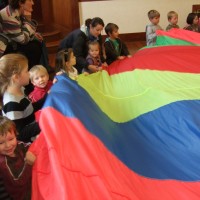 Poppy & the parachute