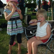 Rihanna & Poppy enjoying juicies