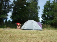 Yogi helps set up the tent