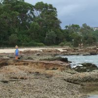 balmoral-beach-rocks